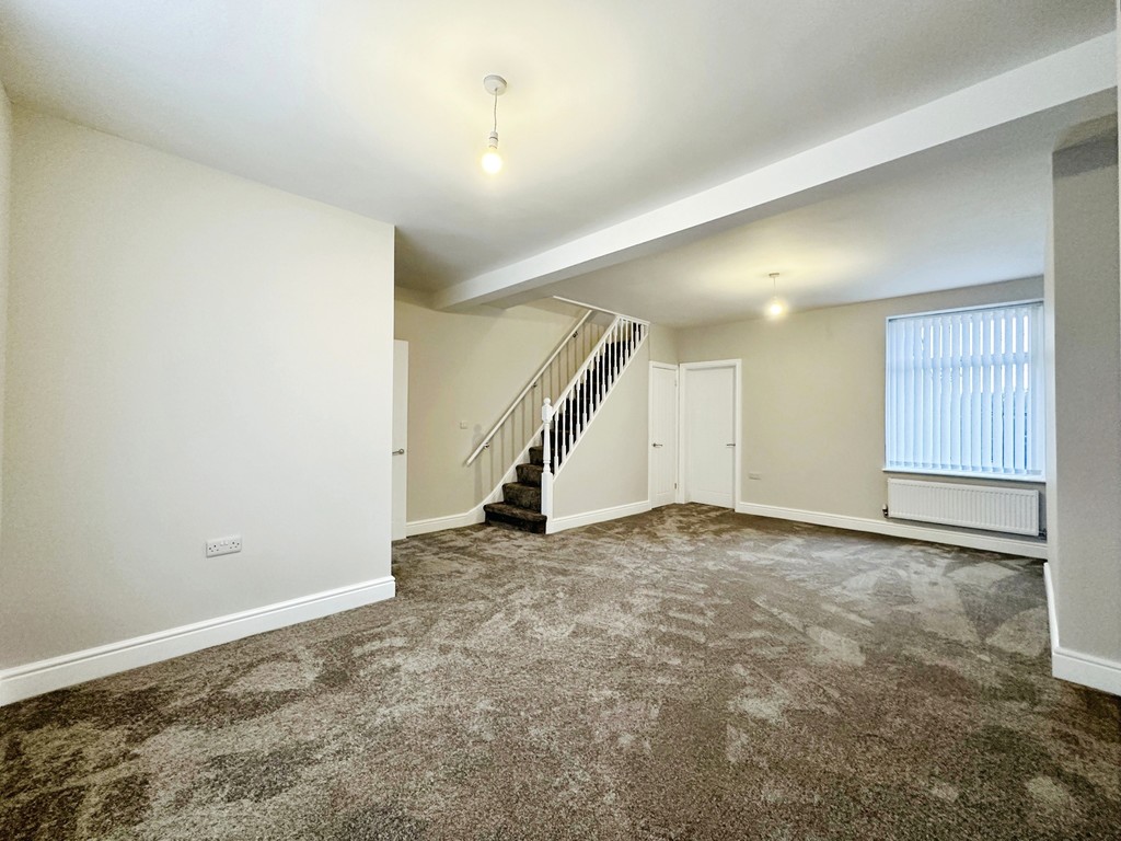 3 bed terraced house for sale in Woodland Place, Bargoed - Property Image 3