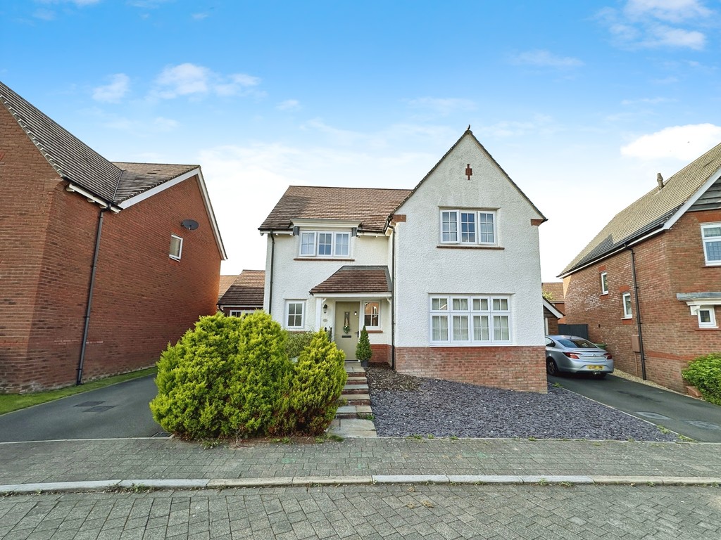 4 bed detached house for sale in Brambling Crescent, Penallta, Hengoed