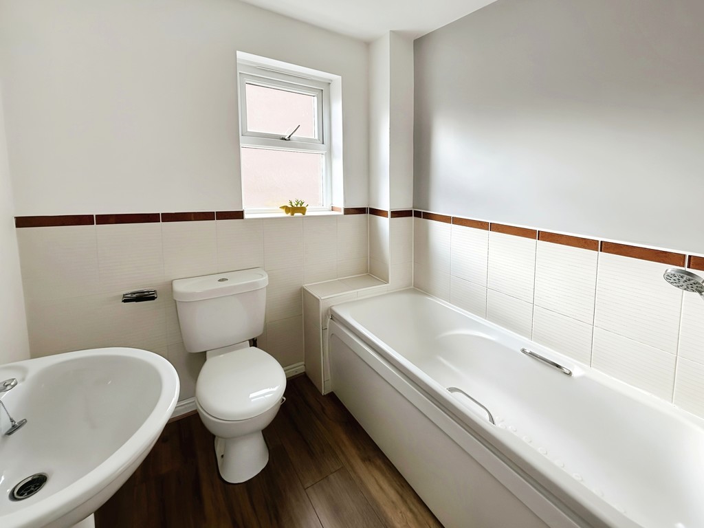 3 bed terraced house for sale in Red Kite Close, Penallta  - Property Image 10