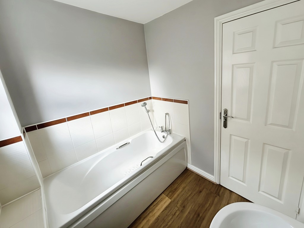 3 bed terraced house for sale in Red Kite Close, Penallta  - Property Image 8