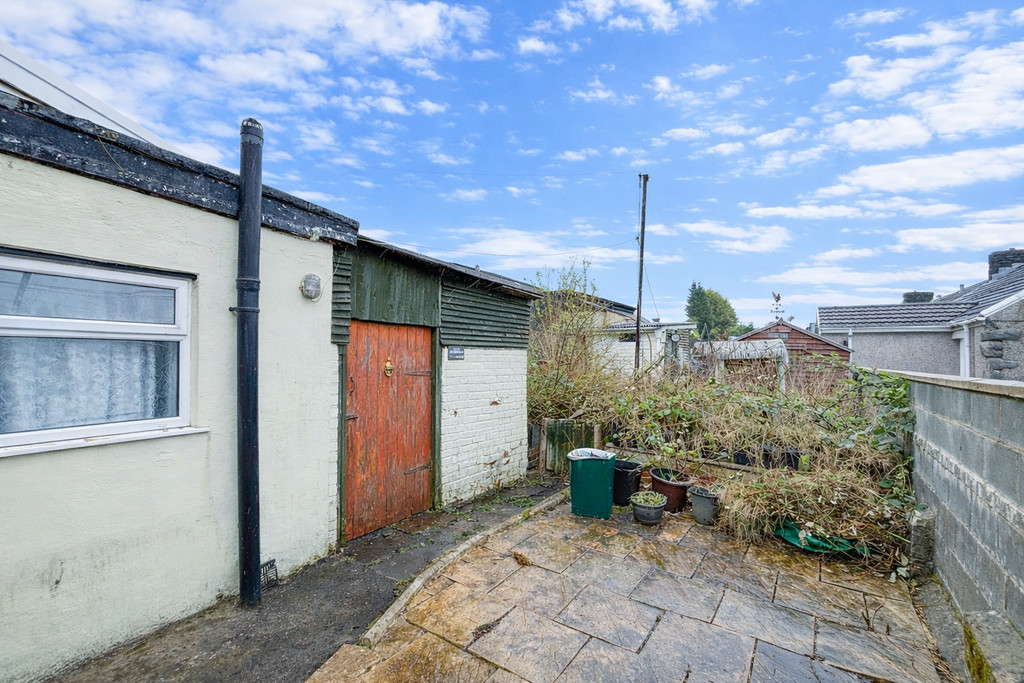 3 bed terraced house for sale in Williams Terrace, Treharris  - Property Image 14