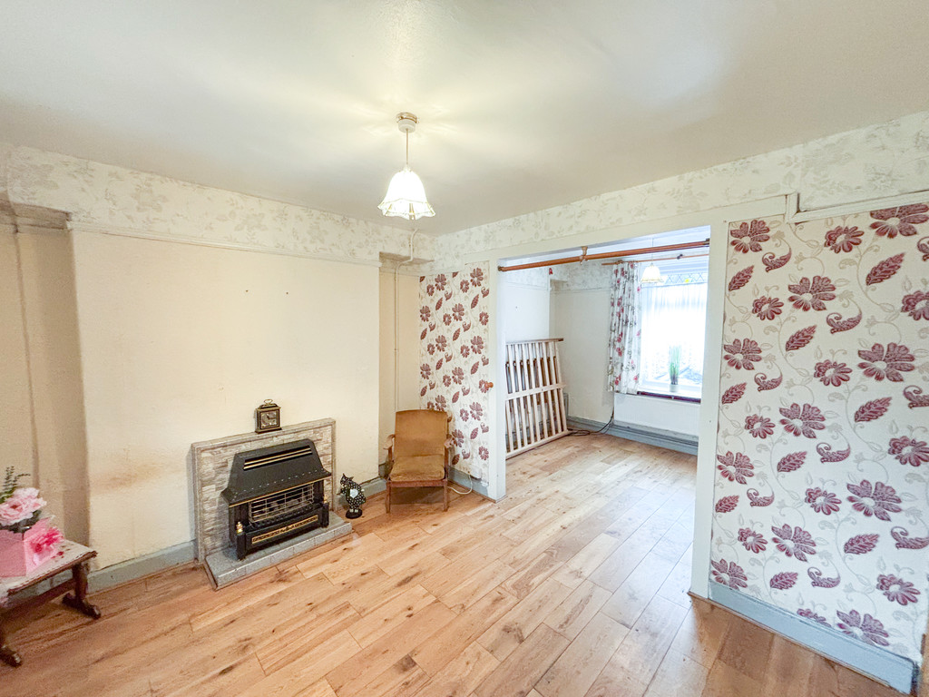 3 bed terraced house for sale in Williams Terrace, Treharris  - Property Image 5
