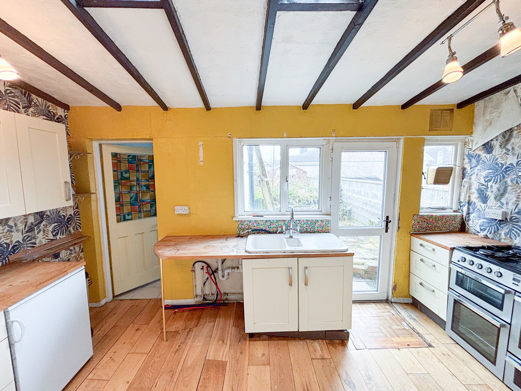 3 bed terraced house for sale in Williams Terrace, Treharris  - Property Image 8