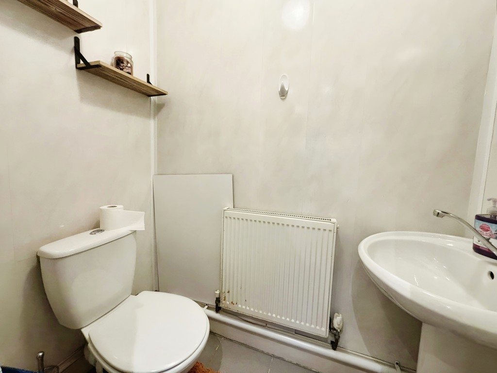 4 bed detached house for sale in Kingswood Close, Hengoed - Property Image 10