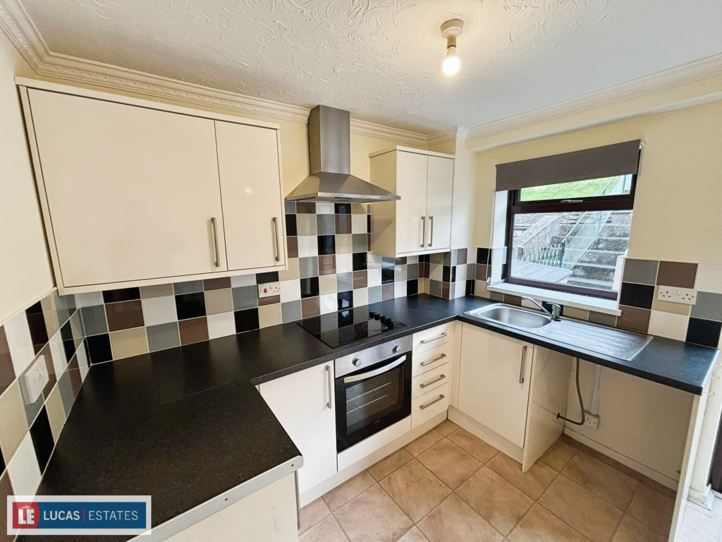 2 bed terraced house for sale in Parc Wenallt, Treharris  - Property Image 9