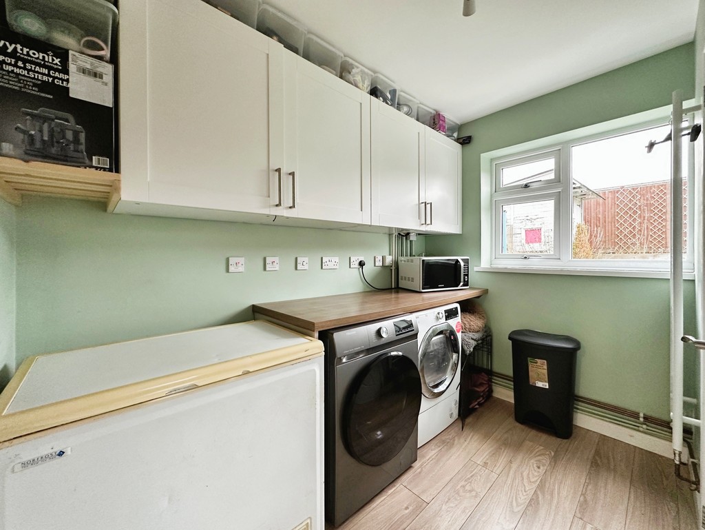 3 bed semi-detached house for sale in Orchard Lane, Pengam - Property Image 9