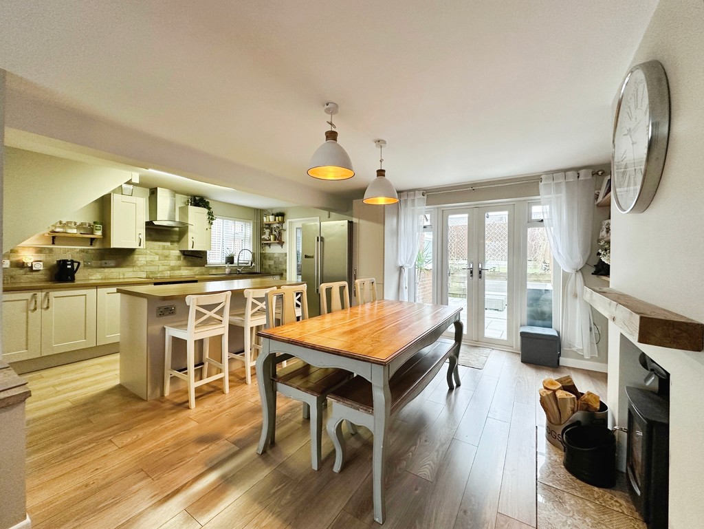 3 bed semi-detached house for sale in Orchard Lane, Pengam - Property Image 2