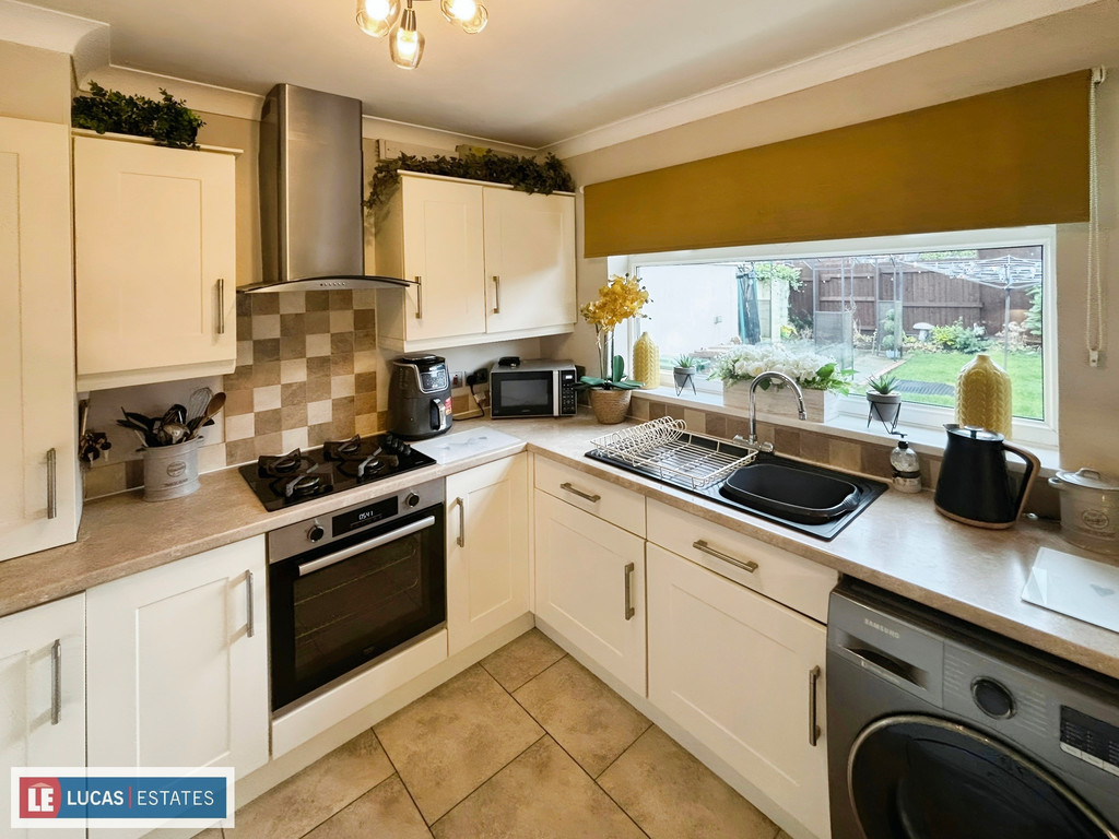 3 bed detached house for sale in Bryn Lane, Pontllanfraith, Blackwood  - Property Image 8