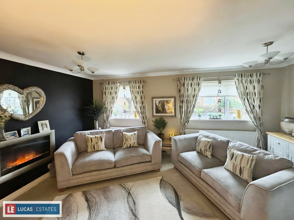 3 bed detached house for sale in Bryn Lane, Pontllanfraith, Blackwood  - Property Image 4
