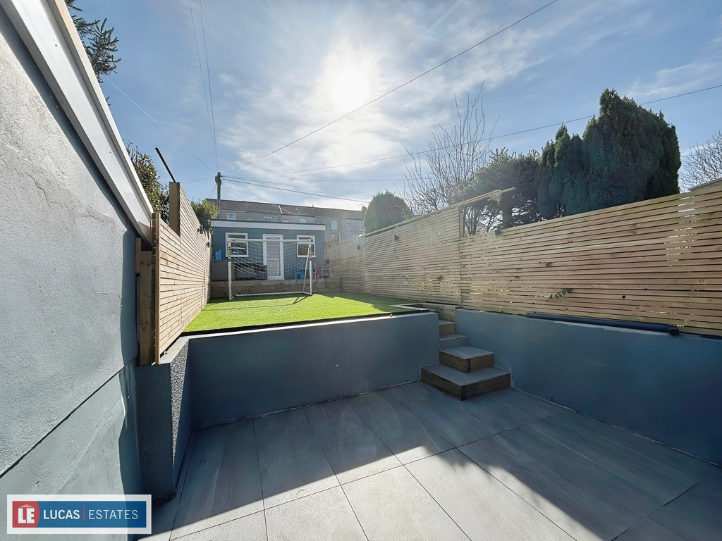 3 bed terraced house for sale in North Avenue, Maesycwmmer, Caerphilly County Borough  - Property Image 18
