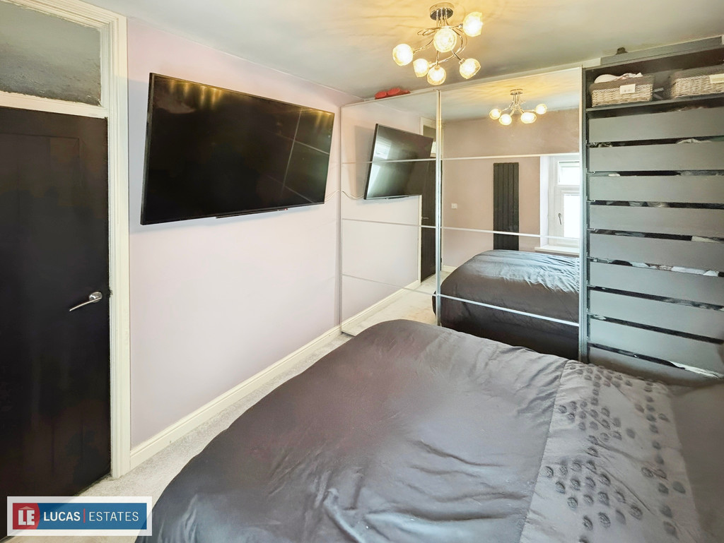 3 bed terraced house for sale in North Avenue, Maesycwmmer, Caerphilly County Borough  - Property Image 15