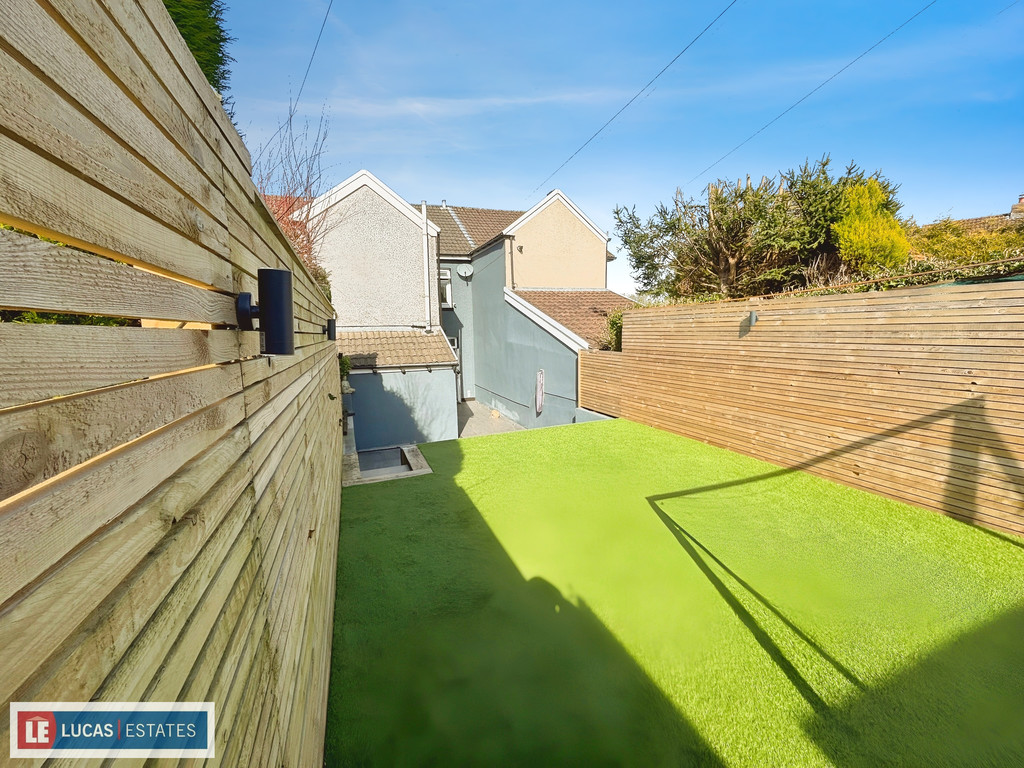 3 bed terraced house for sale in North Avenue, Maesycwmmer, Caerphilly County Borough  - Property Image 21
