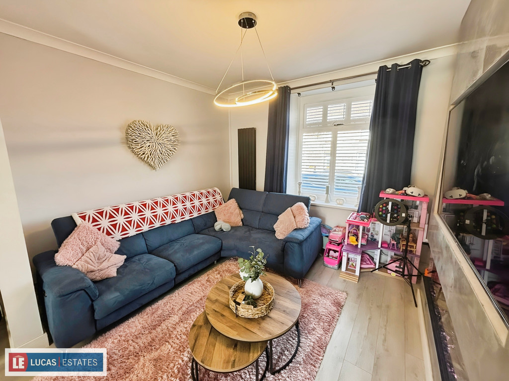 3 bed terraced house for sale in North Avenue, Maesycwmmer, Caerphilly County Borough  - Property Image 6