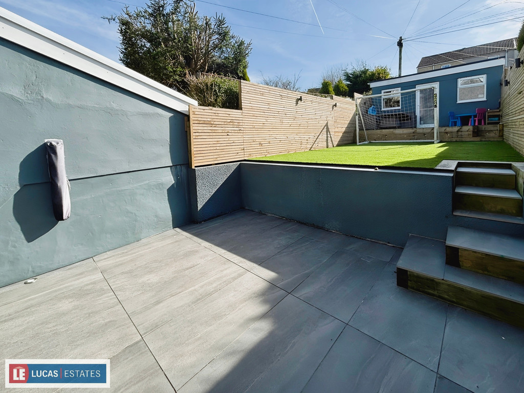3 bed terraced house for sale in North Avenue, Maesycwmmer, Caerphilly County Borough  - Property Image 19