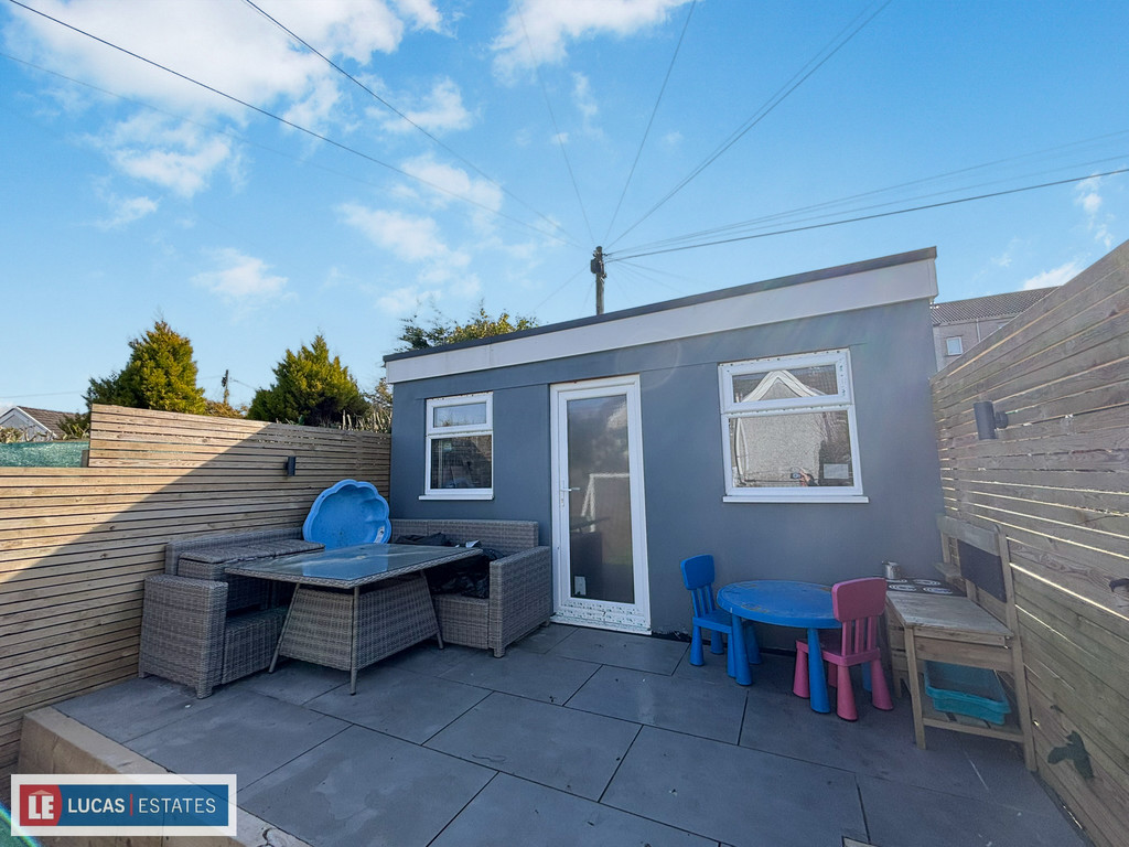 3 bed terraced house for sale in North Avenue, Maesycwmmer, Caerphilly County Borough  - Property Image 22