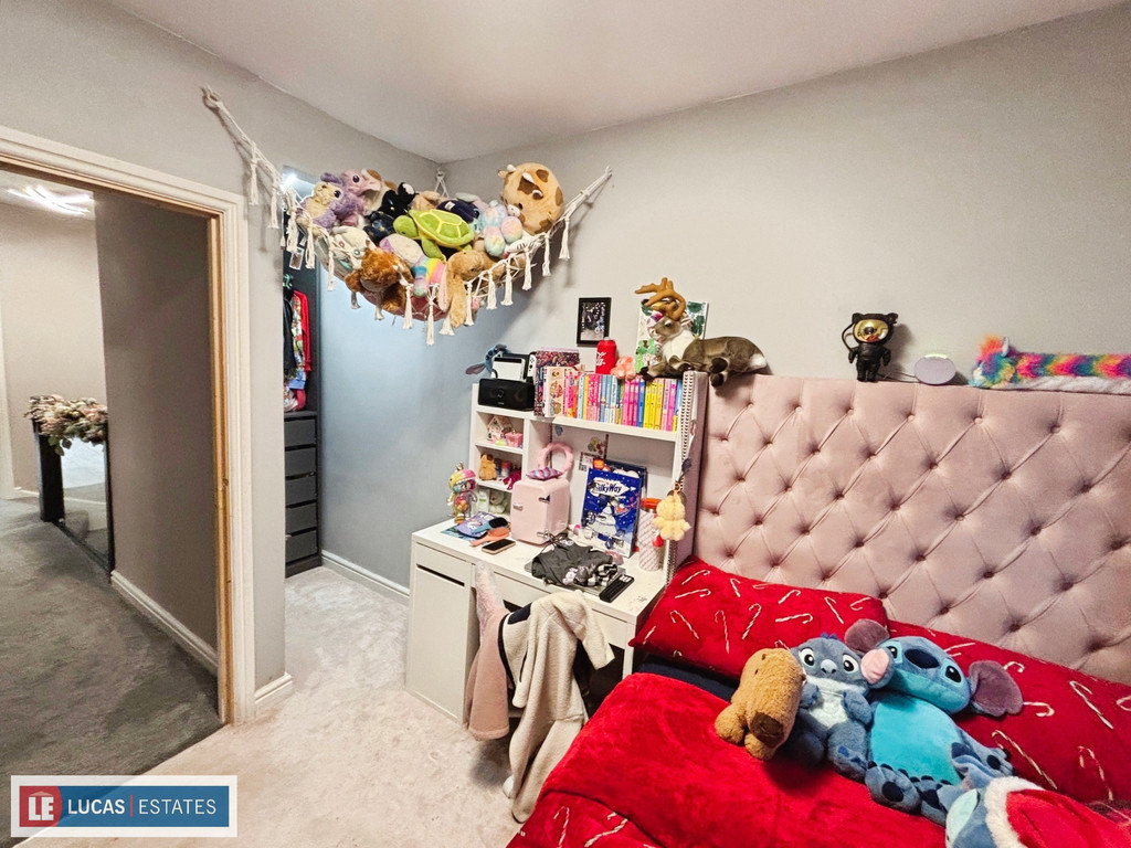 3 bed terraced house for sale in North Avenue, Maesycwmmer, Caerphilly County Borough  - Property Image 17
