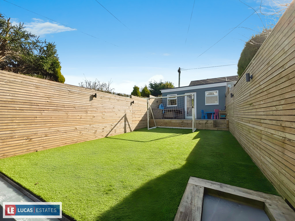 3 bed terraced house for sale in North Avenue, Maesycwmmer, Caerphilly County Borough  - Property Image 20