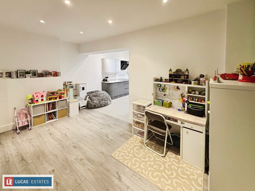 3 bed terraced house for sale in George Street, Ystrad Mynach  - Property Image 8