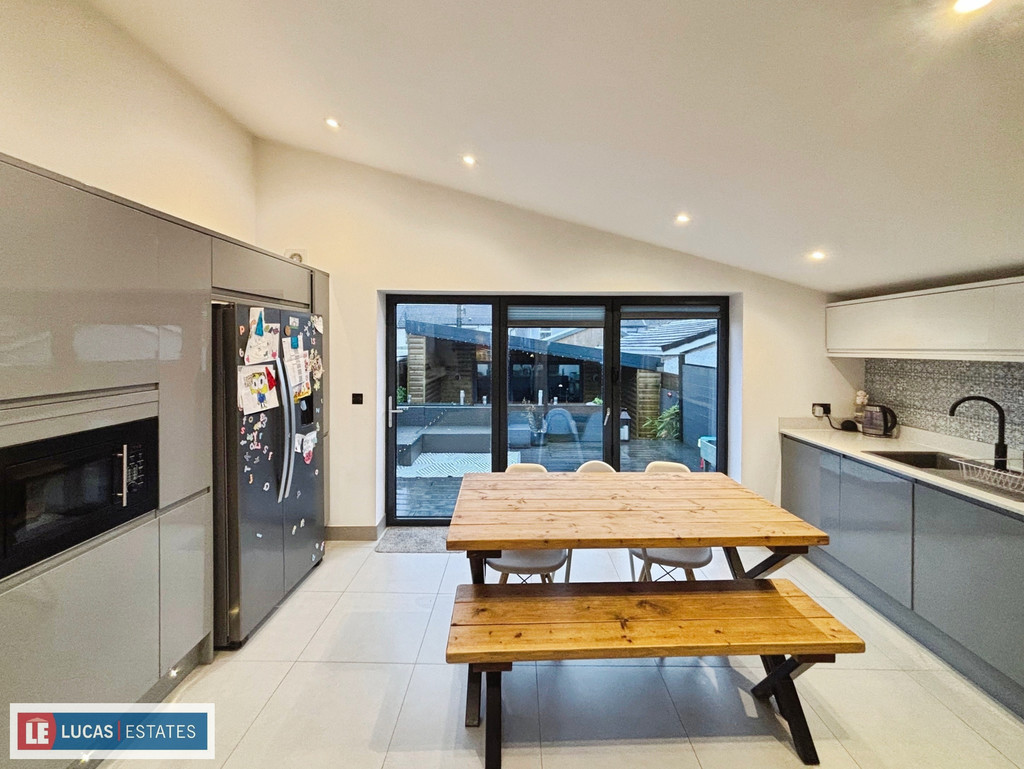 3 bed terraced house for sale in George Street, Ystrad Mynach  - Property Image 3