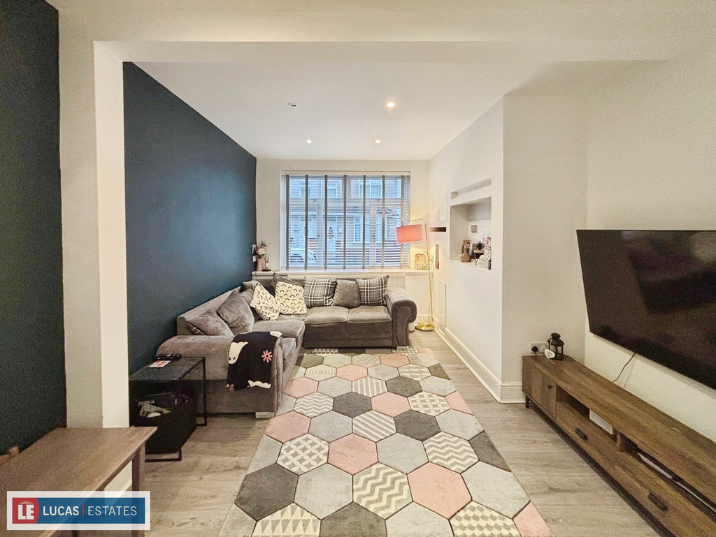 3 bed terraced house for sale in George Street, Ystrad Mynach  - Property Image 5