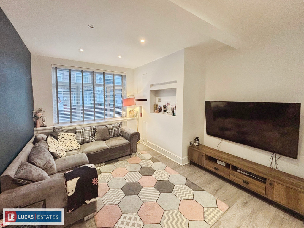 3 bed terraced house for sale in George Street, Ystrad Mynach  - Property Image 2