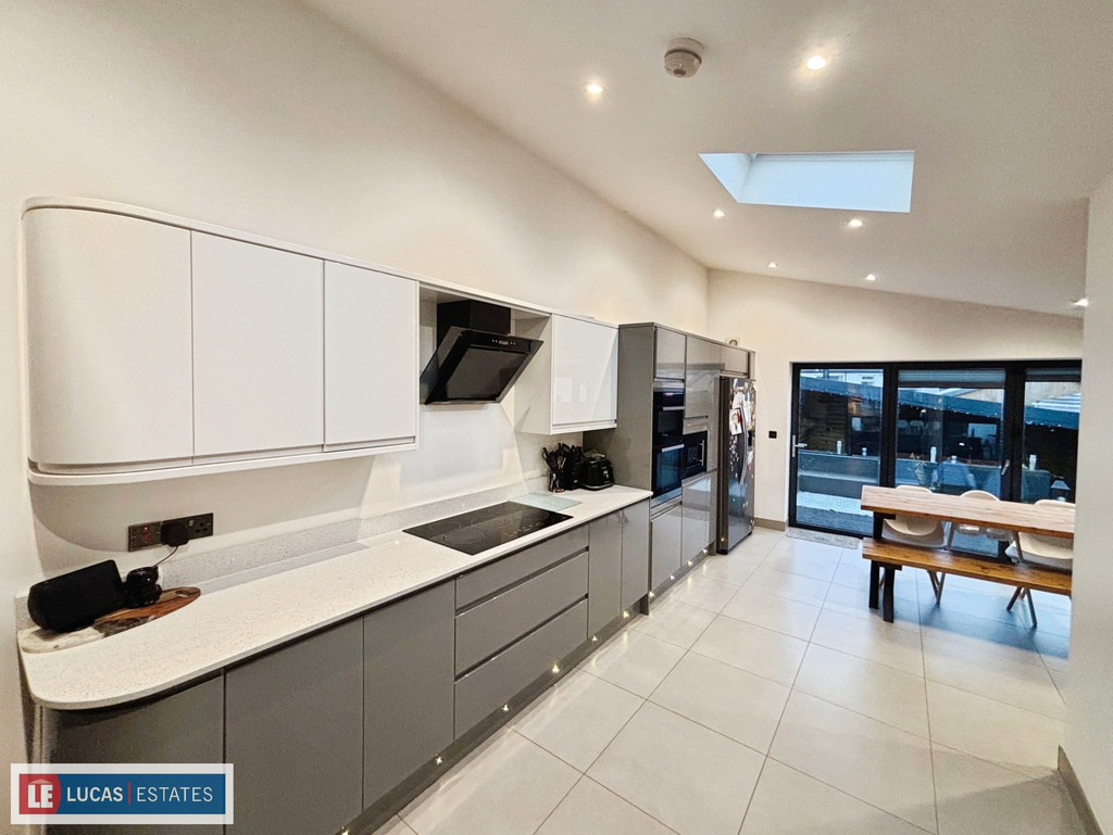3 bed terraced house for sale in George Street, Ystrad Mynach  - Property Image 11
