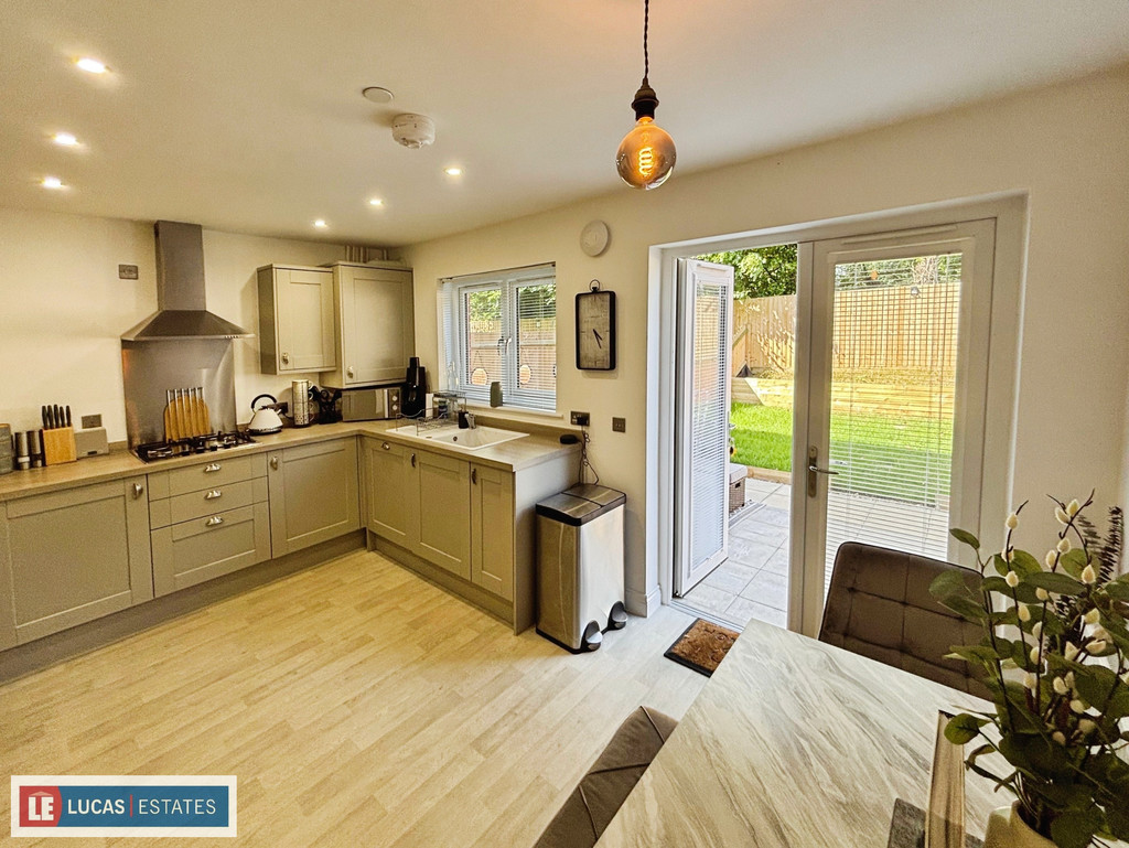 2 bed semi-detached house for sale in Brynffynnon, Crumlin, Newport  - Property Image 8