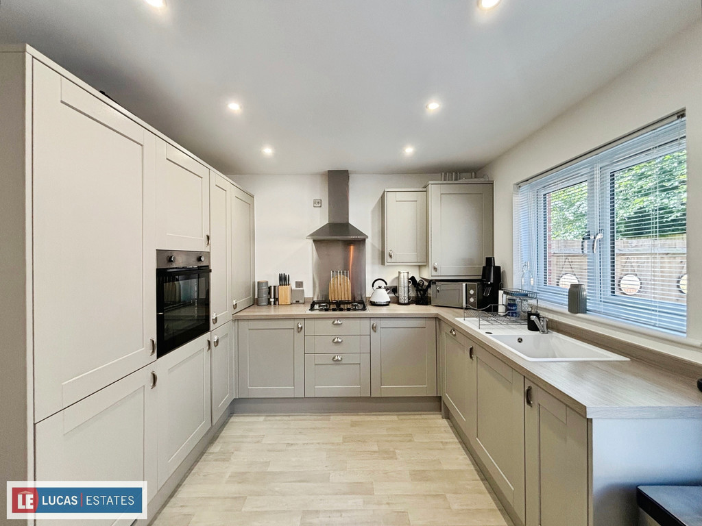 2 bed semi-detached house for sale in Brynffynnon, Crumlin, Newport  - Property Image 3