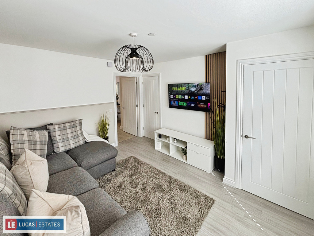 2 bed semi-detached house for sale in Brynffynnon, Crumlin, Newport  - Property Image 6