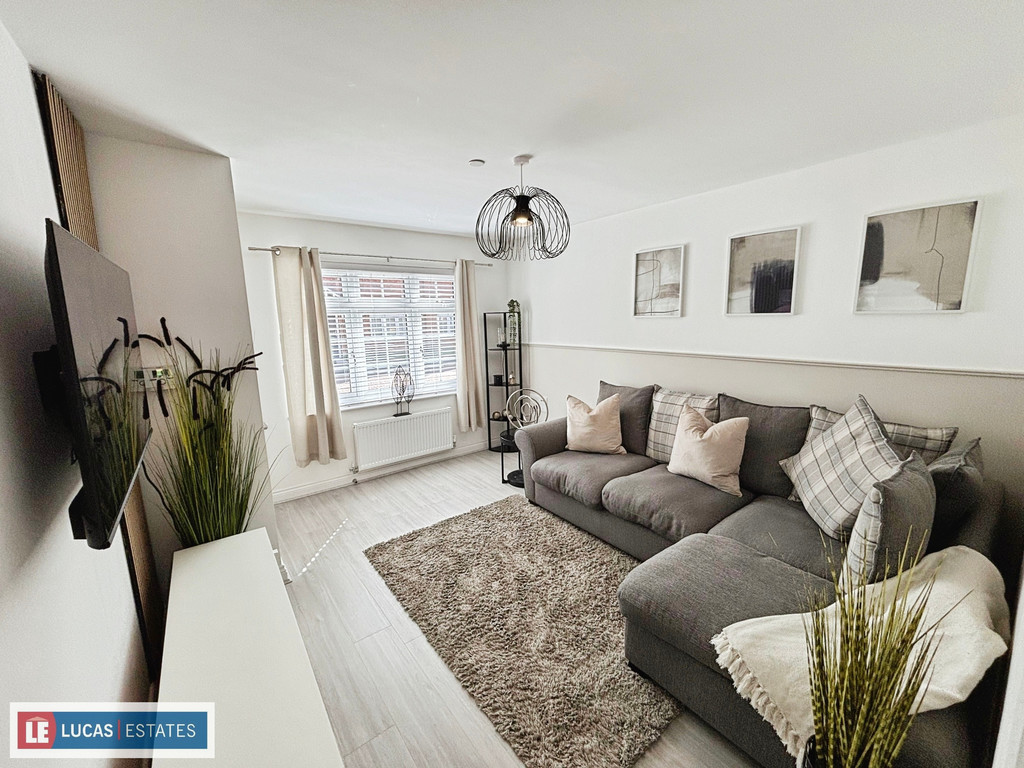 2 bed semi-detached house for sale in Brynffynnon, Crumlin, Newport  - Property Image 2
