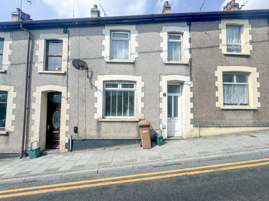 3 bed terraced house for sale in Fair View, Blackwood