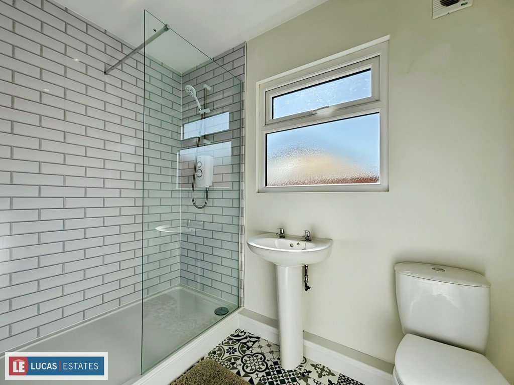 3 bed detached bungalow for sale in Woodside, Tir-y-berth, Hengoed  - Property Image 26