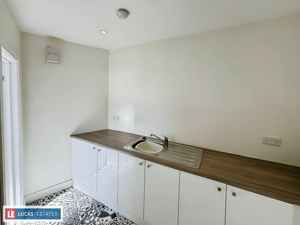 3 bed detached bungalow for sale in Woodside, Tir-y-berth, Hengoed  - Property Image 25