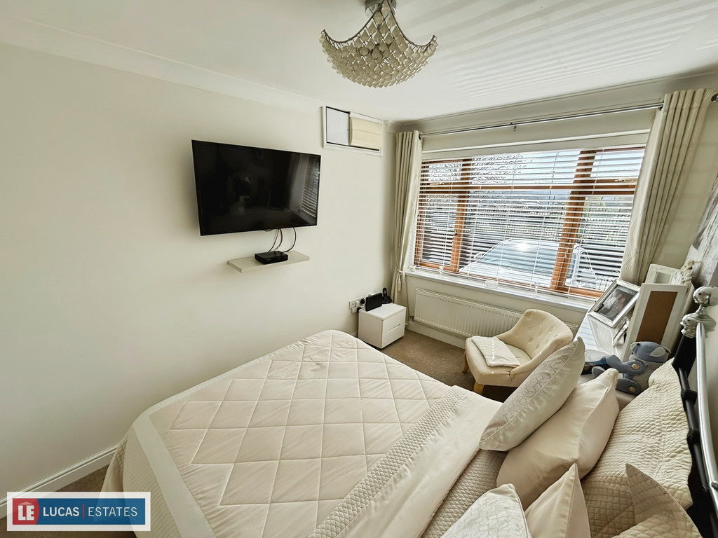 3 bed detached bungalow for sale in Woodside, Tir-y-berth, Hengoed  - Property Image 17