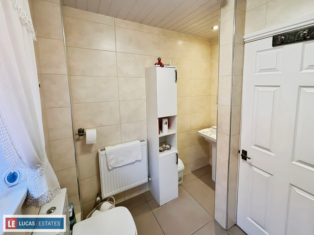 3 bed detached bungalow for sale in Woodside, Tir-y-berth, Hengoed  - Property Image 22