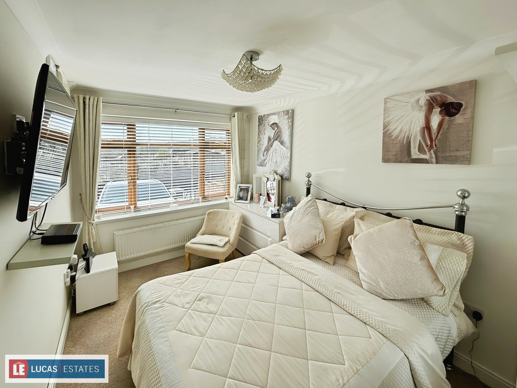 3 bed detached bungalow for sale in Woodside, Tir-y-berth, Hengoed  - Property Image 18