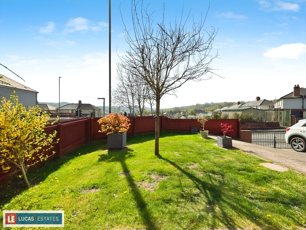 3 bed detached bungalow for sale in Woodside, Tir-y-berth, Hengoed  - Property Image 28