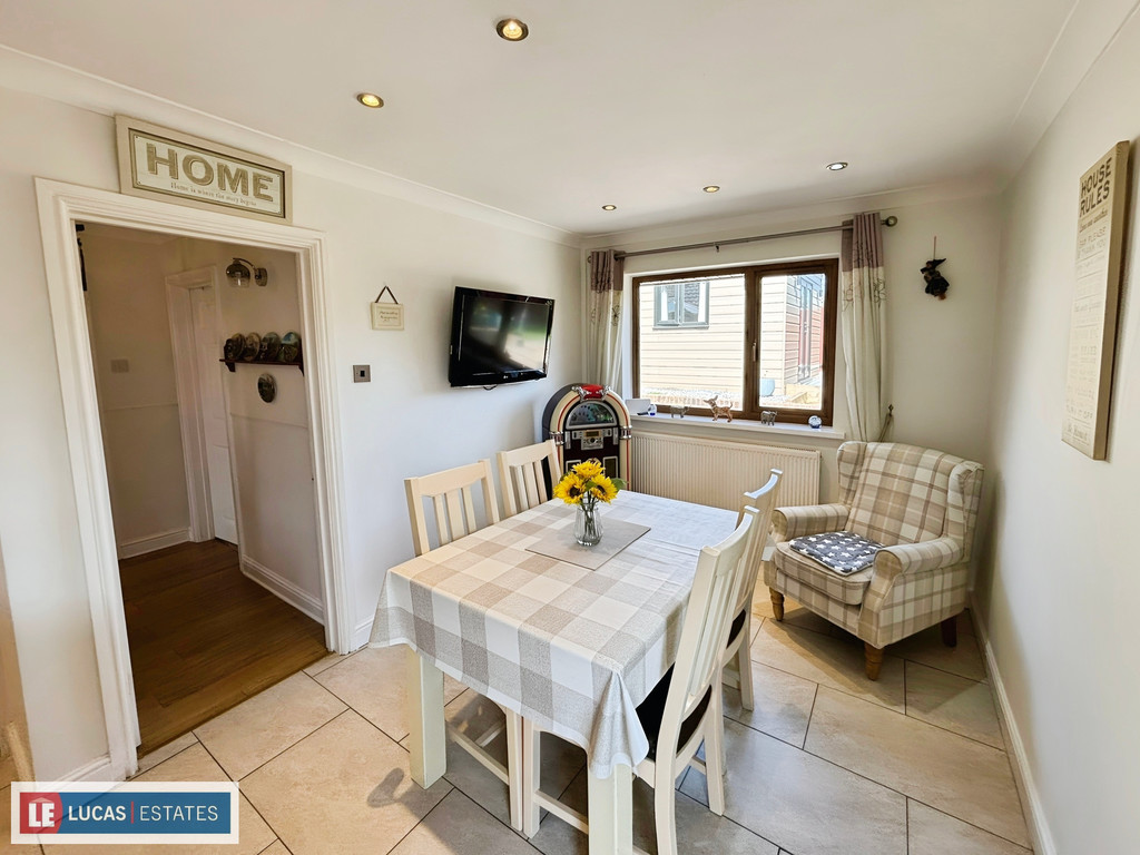 3 bed detached bungalow for sale in Woodside, Tir-y-berth, Hengoed  - Property Image 13