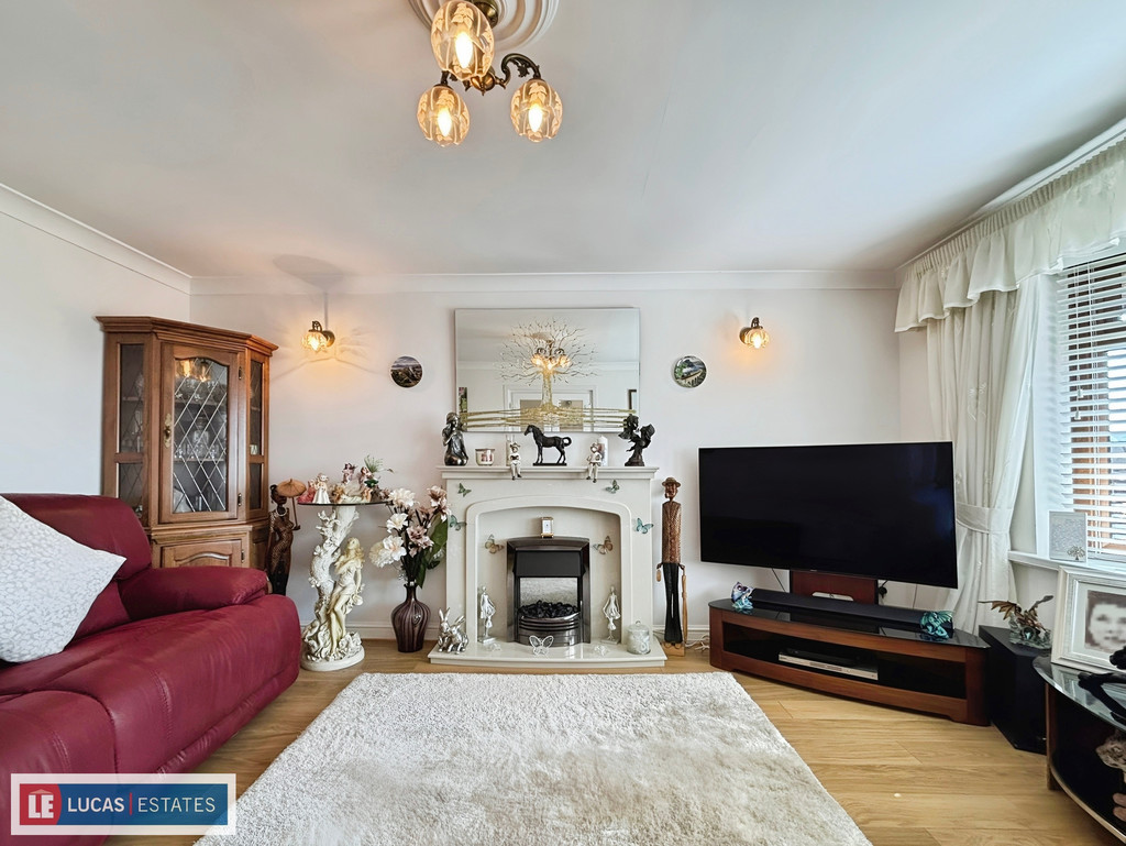 3 bed detached bungalow for sale in Woodside, Tir-y-berth, Hengoed  - Property Image 7