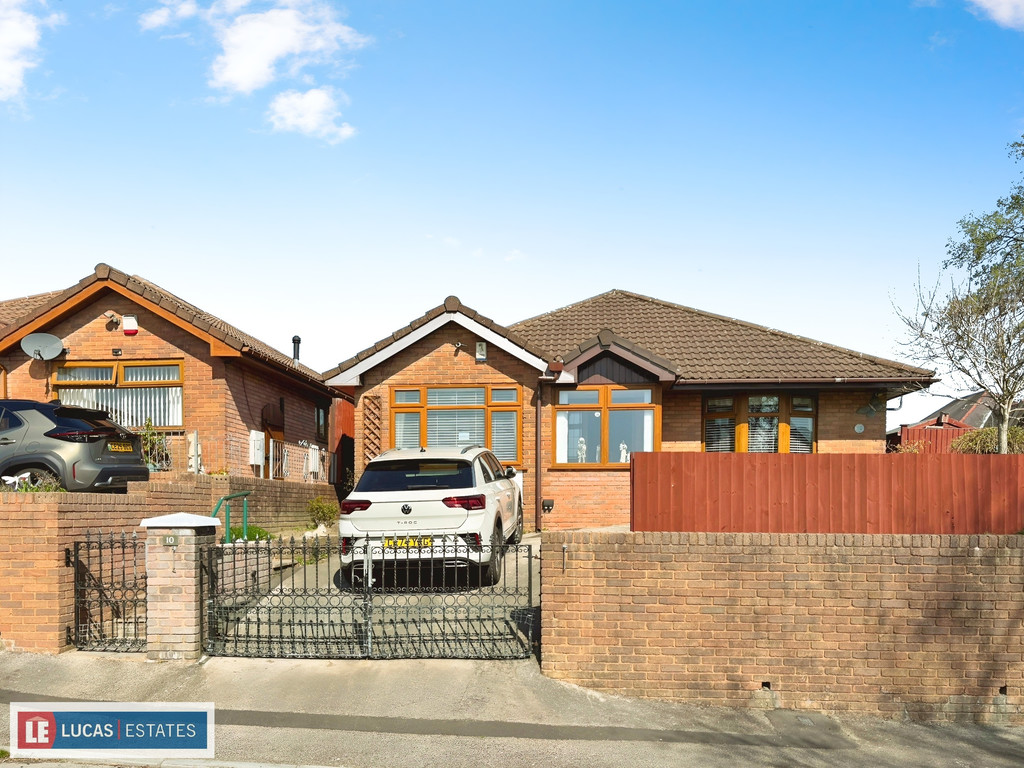 3 bed detached bungalow for sale in Woodside, Tir-y-berth, Hengoed  - Property Image 1