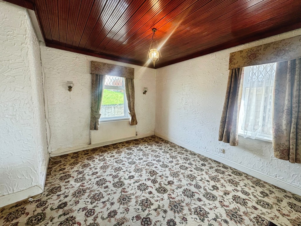 3 bed detached bungalow for sale in Gellihaf Road, Fleur De Lis  - Property Image 10