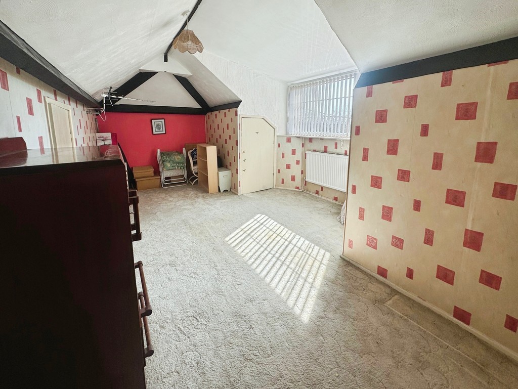 3 bed detached bungalow for sale in Gellihaf Road, Fleur De Lis  - Property Image 11