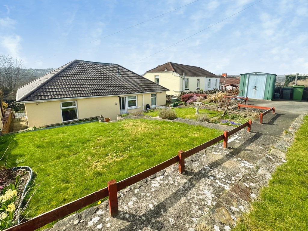 3 bed detached bungalow for sale in Gellihaf Road, Fleur De Lis  - Property Image 17