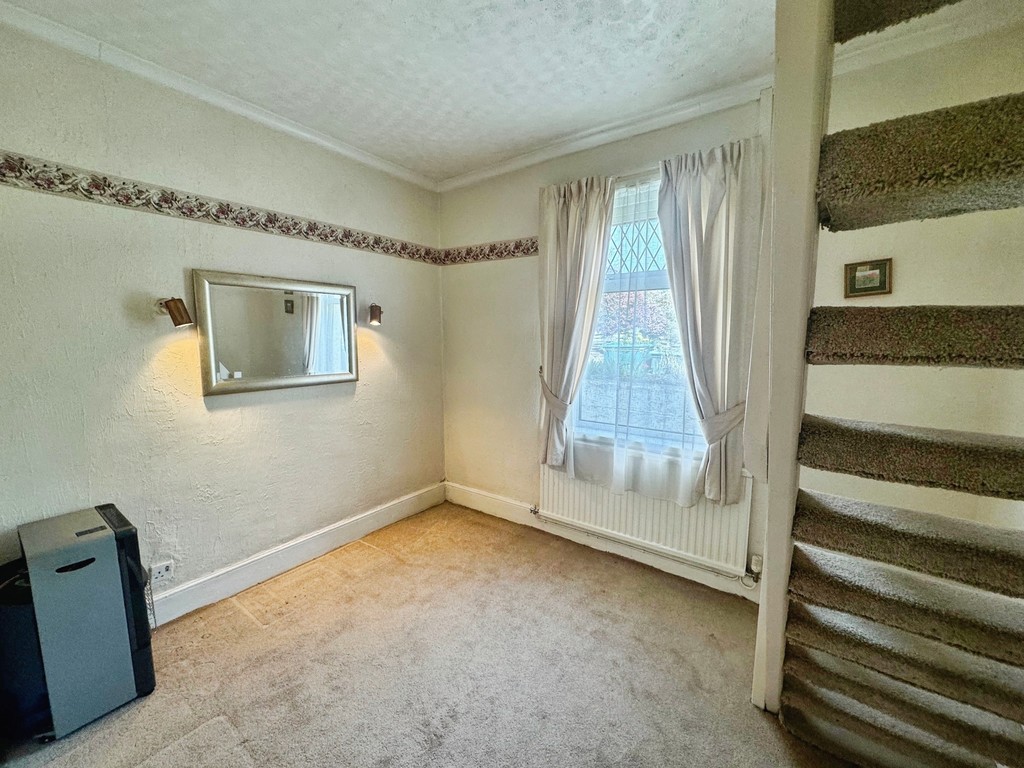 3 bed detached bungalow for sale in Gellihaf Road, Fleur De Lis  - Property Image 9