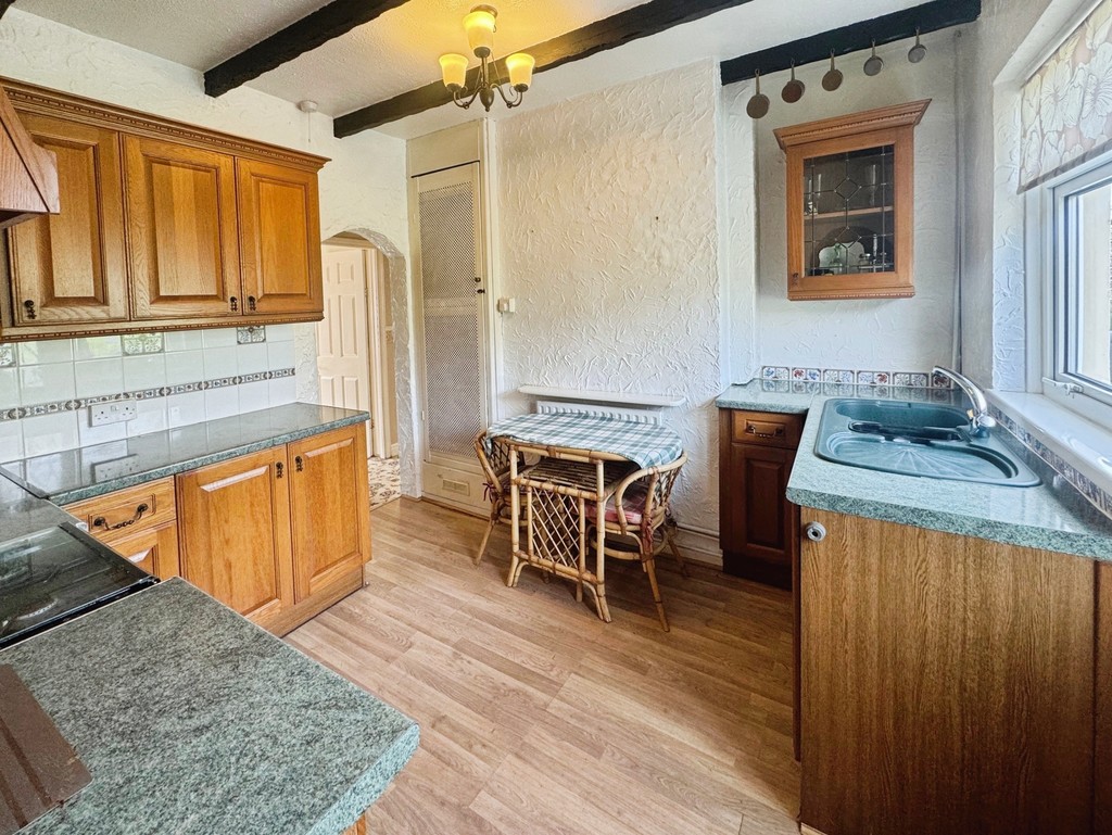 3 bed detached bungalow for sale in Gellihaf Road, Fleur De Lis  - Property Image 5