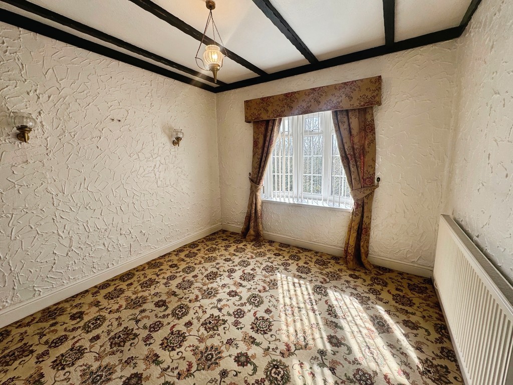 3 bed detached bungalow for sale in Gellihaf Road, Fleur De Lis  - Property Image 8