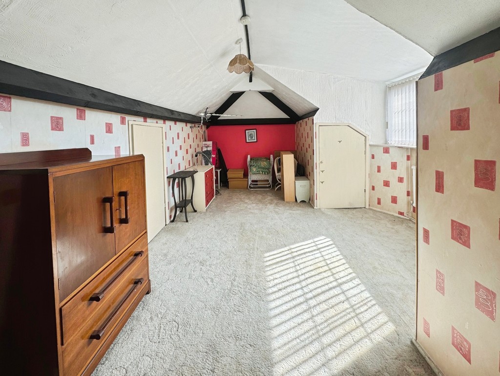 3 bed detached bungalow for sale in Gellihaf Road, Fleur De Lis  - Property Image 12