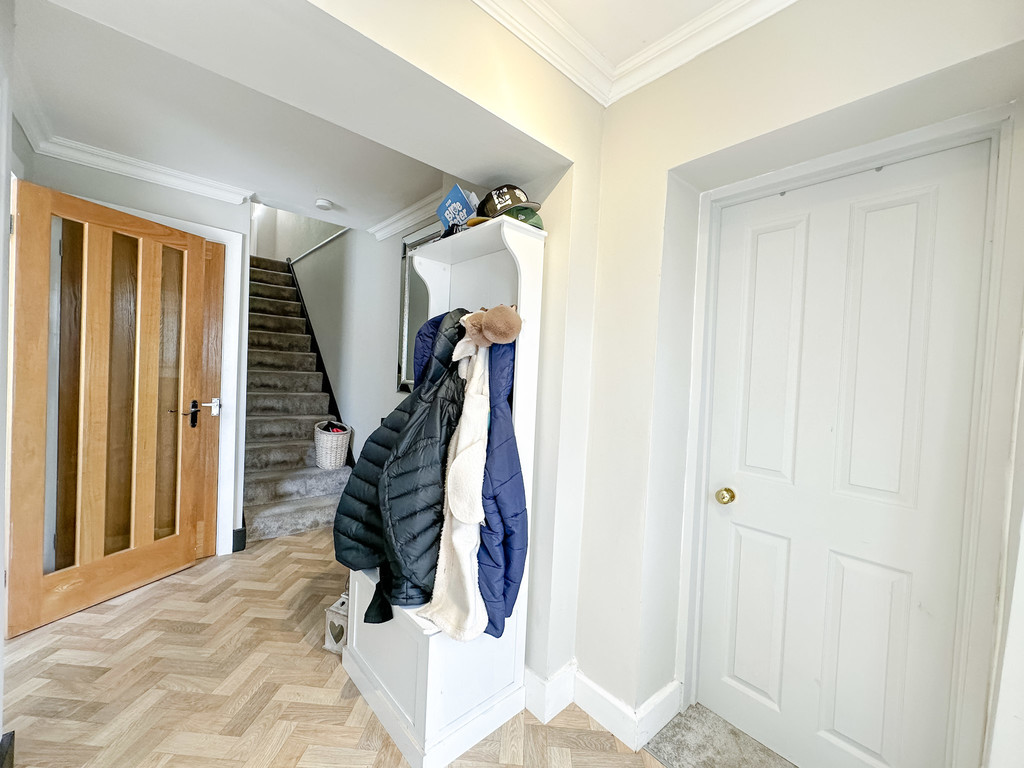 4 bed semi-detached house for sale in Shannon Close, Pontllanfraith - Property Image 3