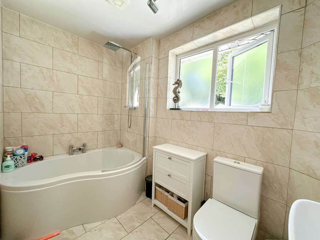 4 bed semi-detached house for sale in Shannon Close, Pontllanfraith - Property Image 13