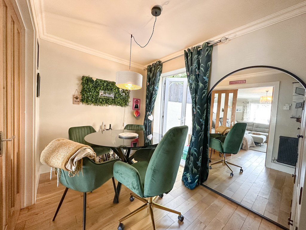 4 bed semi-detached house for sale in Shannon Close, Pontllanfraith - Property Image 6